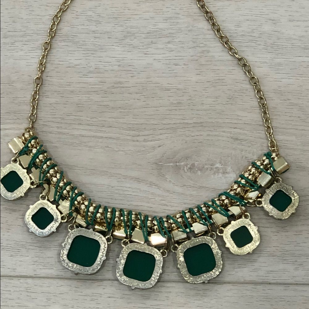 Emerald green statement necklace - Picture 6 of 8
